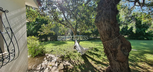 Casa De Época En Amplio Terreno En El Tesoro La Barra - Punta Del Este- Ref: 3044