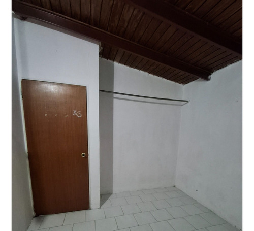 Casa En CĂșa, Urb. Santa Rosa