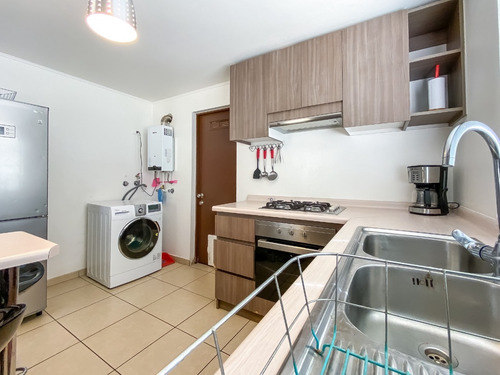 Arriendo De Hermosa Casa Amoblada En Condominio Los Encinos.