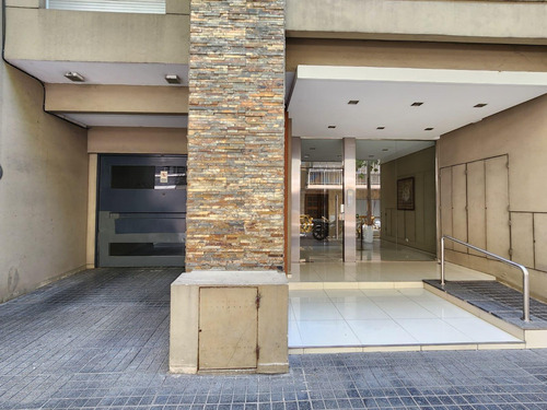 Venta. Departamento Monoambiente Con Balcón Terraza En Caballito.