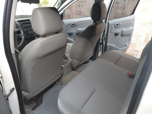 Toyota Hilux 2.5 Cs Dx Pack I 120cv 4x4 2011