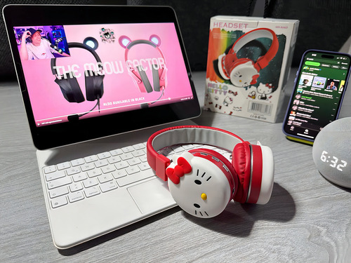 Fone de ouvido Bluetooth com faixa vermelha Hello Kitty AH-806d