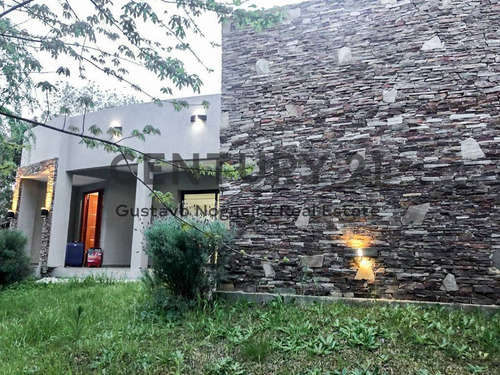Imagen 2 de 23 de Casa En Venta En Costa Del Este - Oportunidad