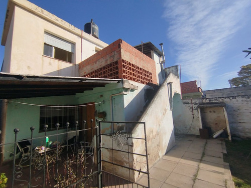Casa 2 Dorm+ Depto 1 Dorm, Ideal P/ Rentas B Colon