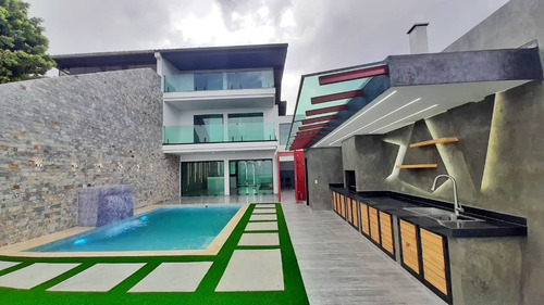 Colinas De Bello Monte Cerca De Valle Arriba Casa En Venta De 450m2