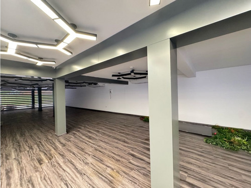 Se Vende Casa Comercial 297m2 Chuao 3134