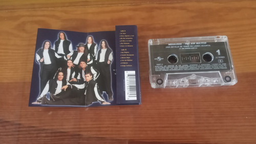 Medialunas - Tres Son Multitud - Cassette (nuevo)