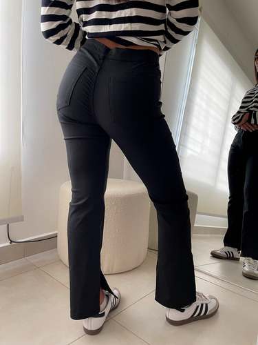 Pantalón Mujer Bengalina - Negro Con Tajo Abajo.