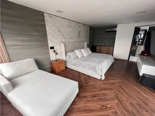 Vendo Apartamento Triplex En El Poblado, San Lucas