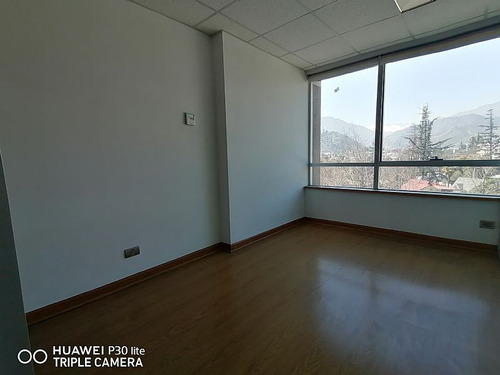 Oficina Arriendo Av La Dehesa/ Portal La Dehesa