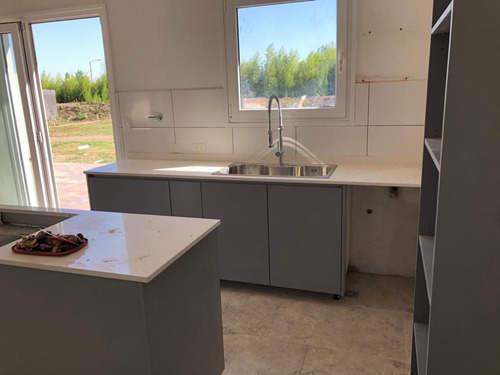 Casa En Venta En Barrio Cerrado Buenos Aires Village