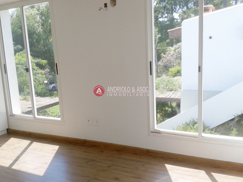 Casa En Venta En Zona Pinares, 2 Dormitorios- Ref: 7069