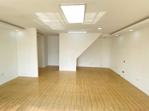 Imagen 4 de 13 de Local En Alquiler Nueva Barcelona Av Costanera Cc Puente Real