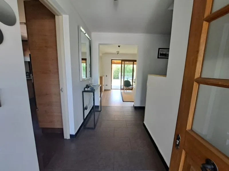 Imagen 2 de 17 de Impecable Casa Avenida José Rabat / Padre Sergio Correa