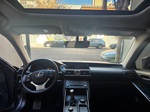Lexus IS 2.5 300H Luxury