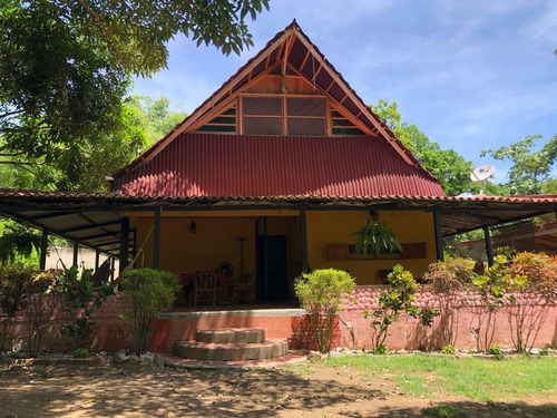 Se Vende Casa Y Lote A La Entrada De Pueblito