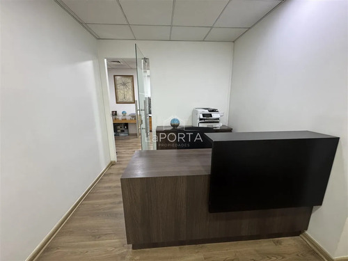 Exclusiva Oficina 70 M2 /pedro De Valdivia /sector Comercial