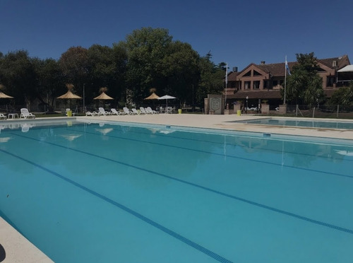 Casa De 3 Ambientes, En Alquiler O Venta, En El Barrio Privado Indio Cua Golf Club