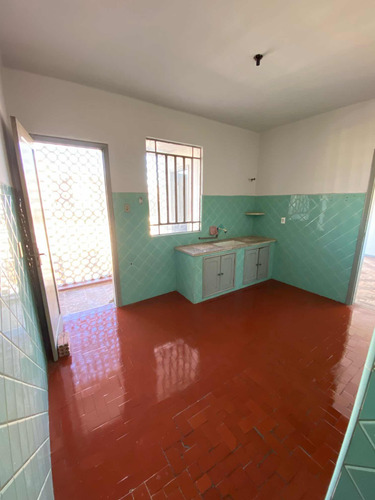 Apartamento Com 3 Dormitórios, 2 Salas, 2 Banheiros, Cozinha