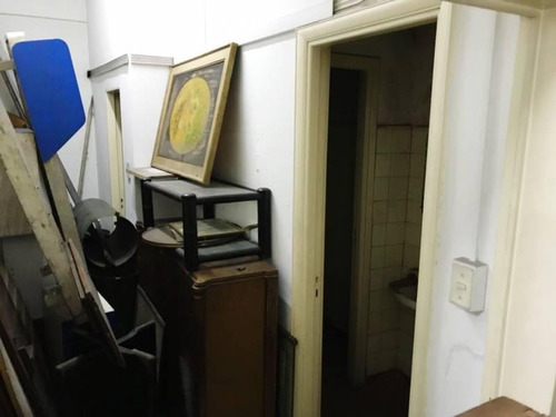 Imagen 2 de 3 de Local Sobre Av Caseros De 80 M2 Excelente Zona-boedo