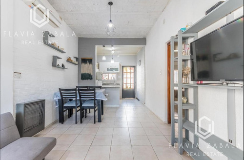 Venta Casa Tres Ambientes Con Pileta Y Jardín En Ituzaingo