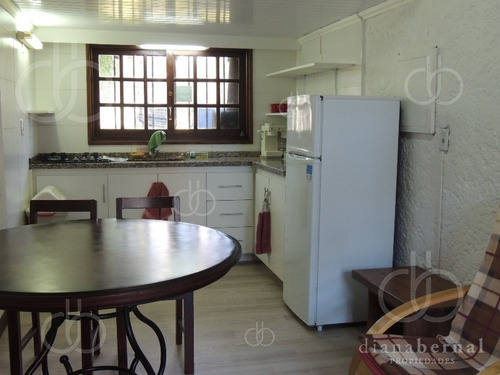 Imagen 16 de 18 de Casa En Pinares, Punta Del Este, 5 Dormitorios, Piscina Y Parrillero.- Ref: 43243