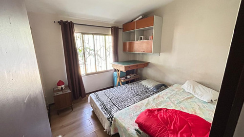 Hermosa Casa Los Maitenes. La Reina.