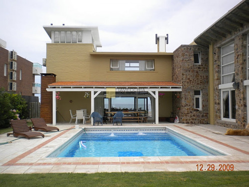 Imagen 2 de 30 de Venta De Casa De 4 Dormitorios En Pinares