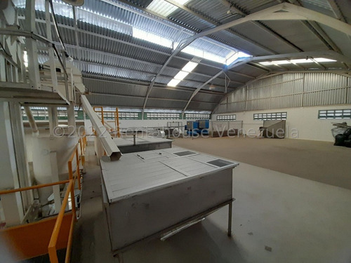 Imagen 13 de 30 de Galpón Comercial En Venta En Zona Industrial 2 Barquisimeto Lara ++23-14465 */ M.c T. N° +0-4-2-4- 5.5.6. 5.7. 5.9 *--**