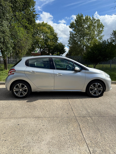 Peugeot 208 1.6 Feline