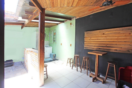 Casa Em Hípica Com 3 Dormitórios - Ot7112