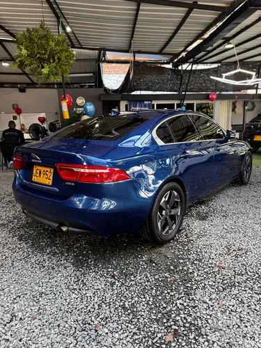 Jaguar XE 2.0 I4 Pure