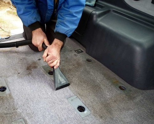 Imagen 4 de 6 de Limpieza De Tapizados Autos Lavado De Autos A Domicilio