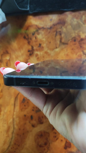 I-phone 12 64 Gb Batería Al 79 % Detalle En El Templado Negro (Usado)