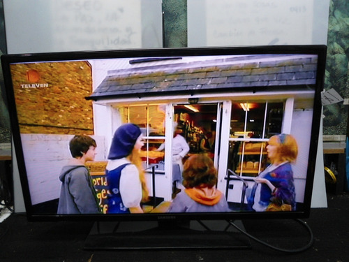 Imagen 3 de 9 de Remato Televisor Lcd Samsumg 32¨ Negociable