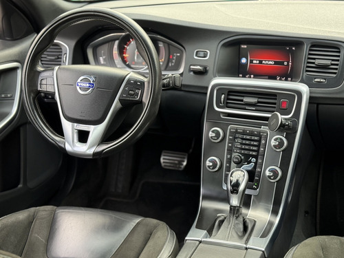 Volvo S60 T5 R-Design Plus Auto