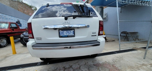 Imagen 6 de 10 de Jeep Grand Cherokee 2010 3.7 Laredo V6 Power Tech 4x2 Mt