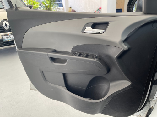 Imagen 10 de 15 de Chevrolet Sonic Lt Aut 2017