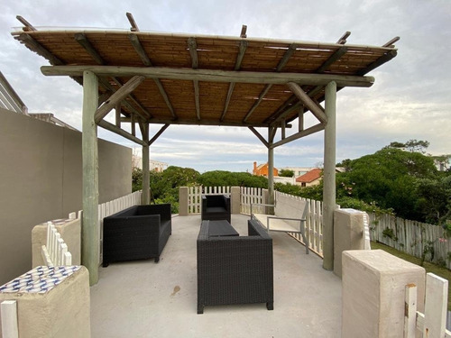 Imagen 3 de 22 de Casa En Venta De 4 Dormitorios C/ Cochera En La Barra
