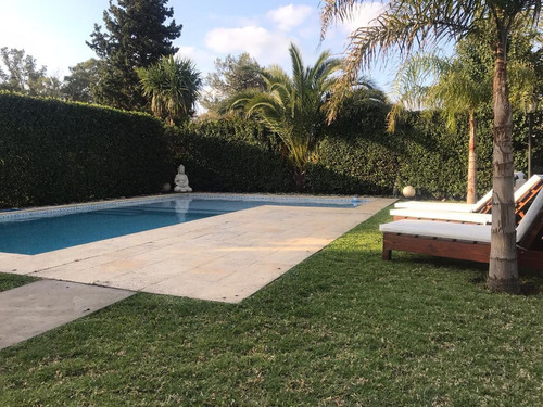 Casa Venta 4 Dormitorios 3 Baños Jardín Pileta Quincho Parrilla Cochera 280 Mts 2 -terreno 1300 Mts 2- Manuel B Gonnet