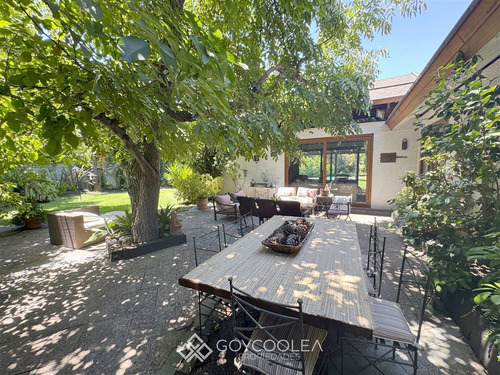 Casa En Arriendo De 5 Dorm. En Las Condes