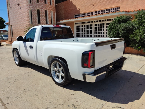Imagen 5 de 16 de Chevrolet Silverado Lt 4x4