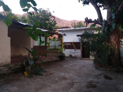 Imagen 1 de 9 de Casa En Barrio Ojo De Agua Con Excelente Distribución, Maracay, Venta. Mki-q0152