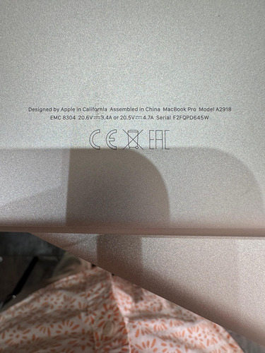 Macbook Pro A2918 M3 (para Refacciones) Plateado (Usado)