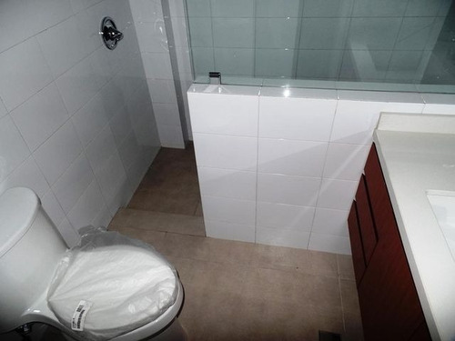 Imagen 7 de 8 de Casa En Venta Urb. La Lagunita Country Club # 22-16184
