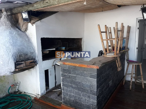Imagen 17 de 30 de Casa En Venta - Urb. San Jorge
