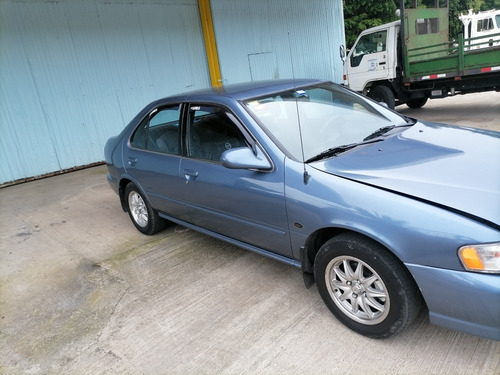 Imagen 5 de 8 de Nissan B14 Sentra