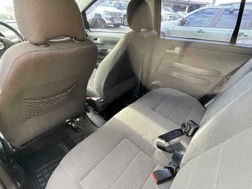 Imagem 10 de 15 de Volkswagen Crossfox 2009