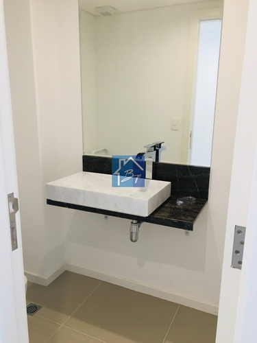 Apartamento En Venta, Edificio De Categoría, Playa Mansa, Punta Del Este- Ref: 828