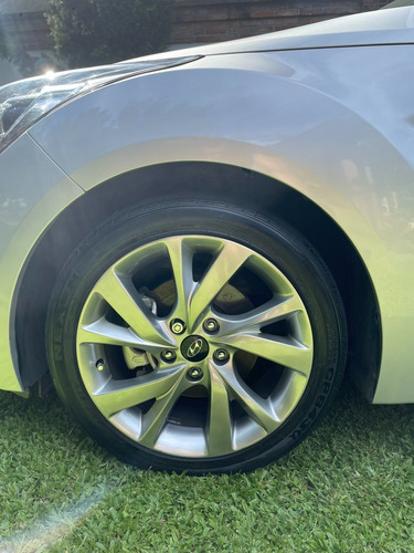 Hyundai Veloster 1.6 130cv At